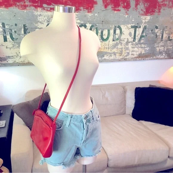 Vintage Leather Shoulder Bag - Picture 2 of 16